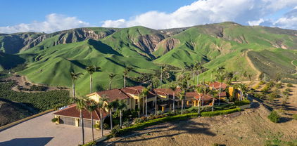 2065 E La Loma Avenue, Somis