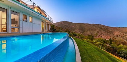 28405 Via Acero Street, Malibu