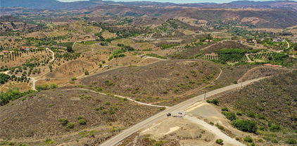 888 Via Vueltas, Temecula