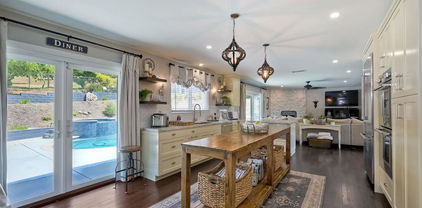 660 Via Rancho Pkwy, Escondido