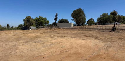 2055 Riviera Dr, Vista