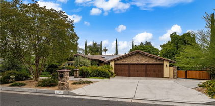 324 W South Avenue, Redlands