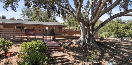 3210 Live Oak Park Rd, Fallbrook