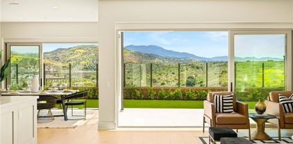 128 Mossvine, Irvine