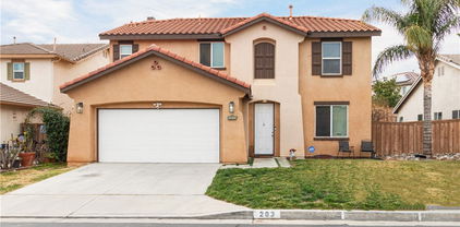 203 Prado  dr, Hemet