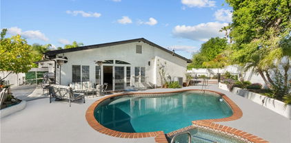 22041 Kinzie Street, Chatsworth