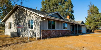 41851 Kalmia Street, Murrieta