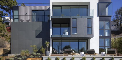 2635 Hargrave Drive, Los Angeles