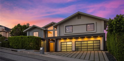2111 Rimcrest Drive, Glendale