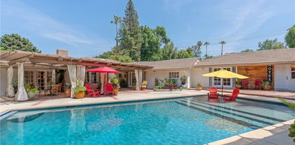 4807 Vanalden Avenue, Tarzana