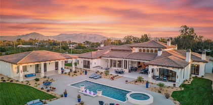 277 Crestview Avenue, Camarillo