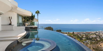 7451 Hillside Dr, La Jolla