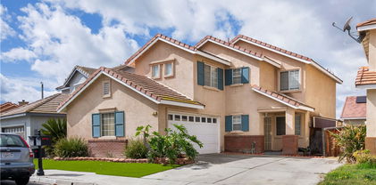 820 Pathfinder Way, Corona