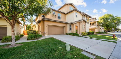 24731 Valleywalk Street Unit 6, Murrieta