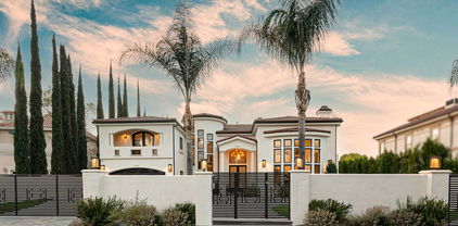 5349 Aura Avenue, Tarzana