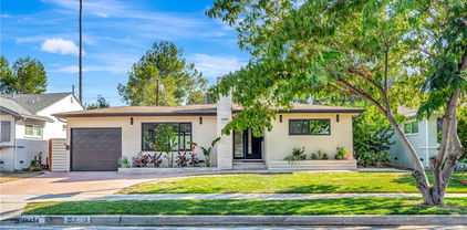 19434 Calvert Street, Tarzana