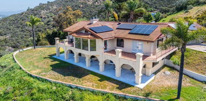 2702 Country Club Drive, Escondido