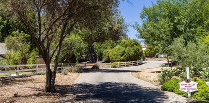 23760 Oakfield Road, Hidden Hills
