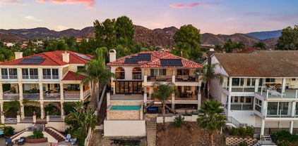 22590 Canyon Lake Drive South, Canyon Lake