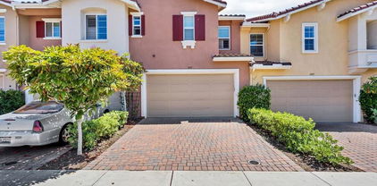 1307 Isabella Way, Vista