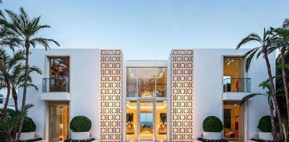 1500 Gilcrest Drive, Beverly Hills
