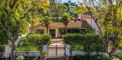 17930 Rancho Street, Encino
