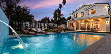 22640 Clarendon Street, Woodland Hills