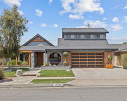 16761 Robert Lane, Huntington Beach image