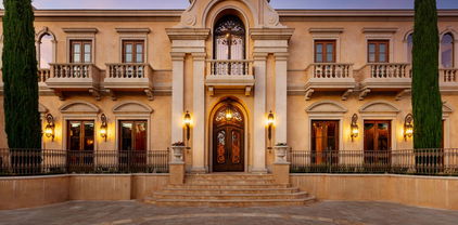 25305 Prado De La Felicidad, Calabasas