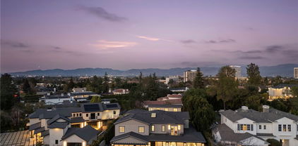 15547 Valley Vista Boulevard, Encino