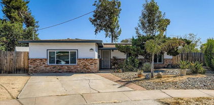 992 Ednabelle Ct, El Cajon