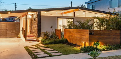 377 Flint Avenue, Long Beach