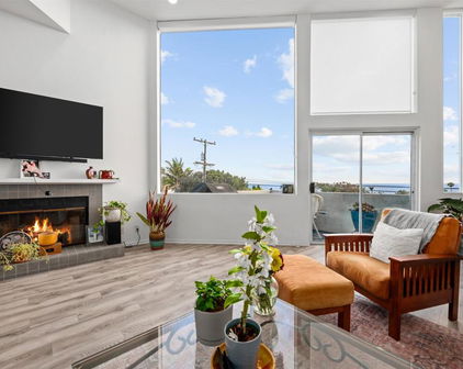 2208 Oxford Ave, Cardiff-by-the-Sea