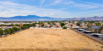 Cawston Avenue, Hemet