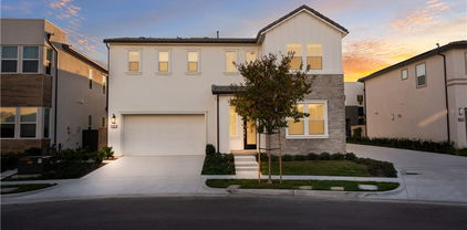 151 Fremont, Lake Forest