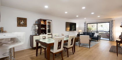 8880 Villa La Jolla Dr Unit 208, La Jolla