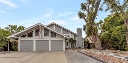 8431 Faust Avenue, West Hills