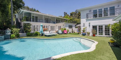 2241 Betty Lane, Beverly Hills