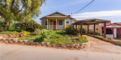 140 W Hawthorne Street, Fallbrook