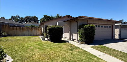 27241 Las Nieves, Mission Viejo