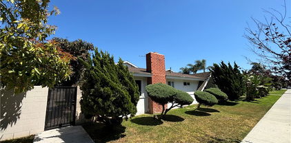 17082 Emerald Lane, Huntington Beach