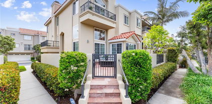 19481 Riverdale Lane, Huntington Beach