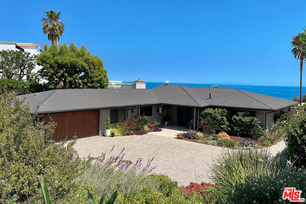 Malibu Waterfront Homes
