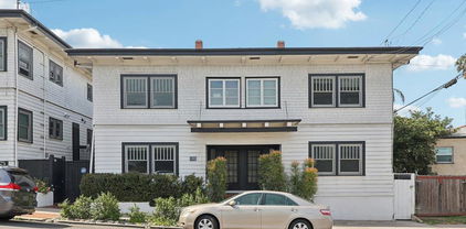 233 Hawthorn St, Downtown