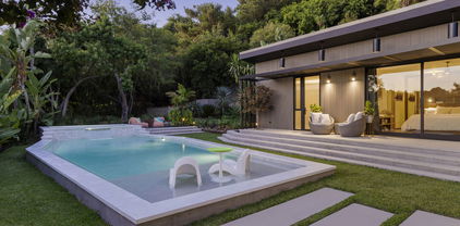 5637 Park Oak Place, Los Angeles