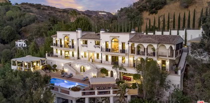 2321 Castillian Drive, Los Angeles