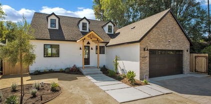 6667 Royer Avenue, West Hills