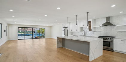 21922 Erie Lane, Lake Forest