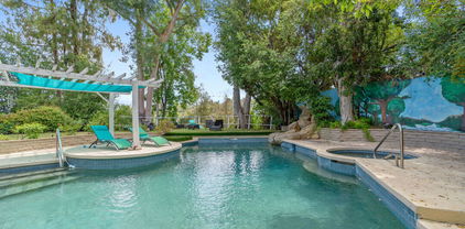 4126 Ellenita Avenue, Tarzana