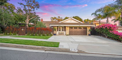 2726 Cardinal Drive, Costa Mesa